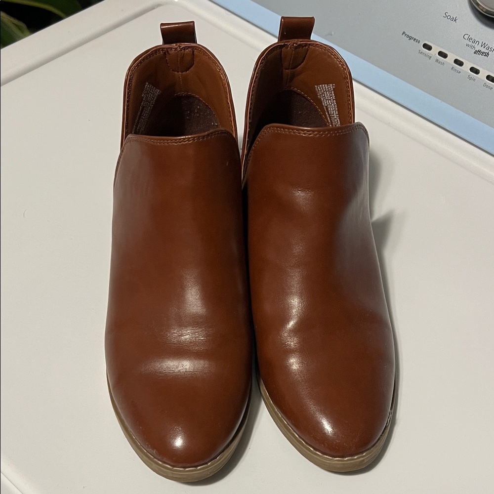 Women’s Brown Leather Slip-On Shoes